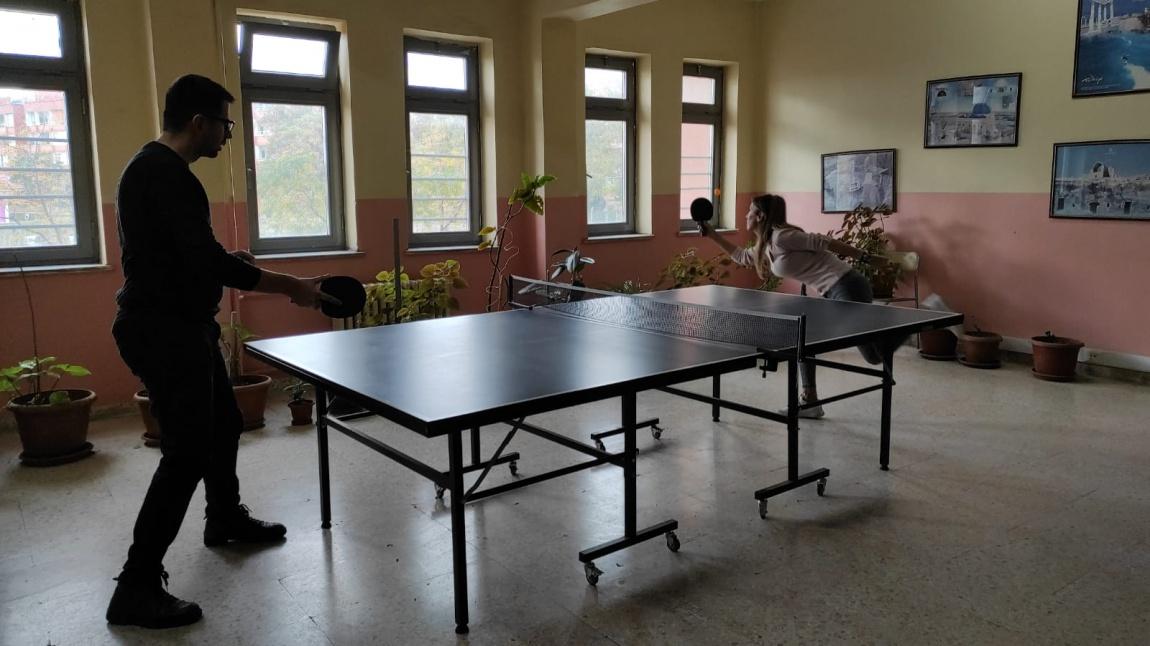 Sosyal Etkinlikler Kapsamında Öğretmenlerimiz arasında Masa Tenisi Turnuvası Düzenlendi.